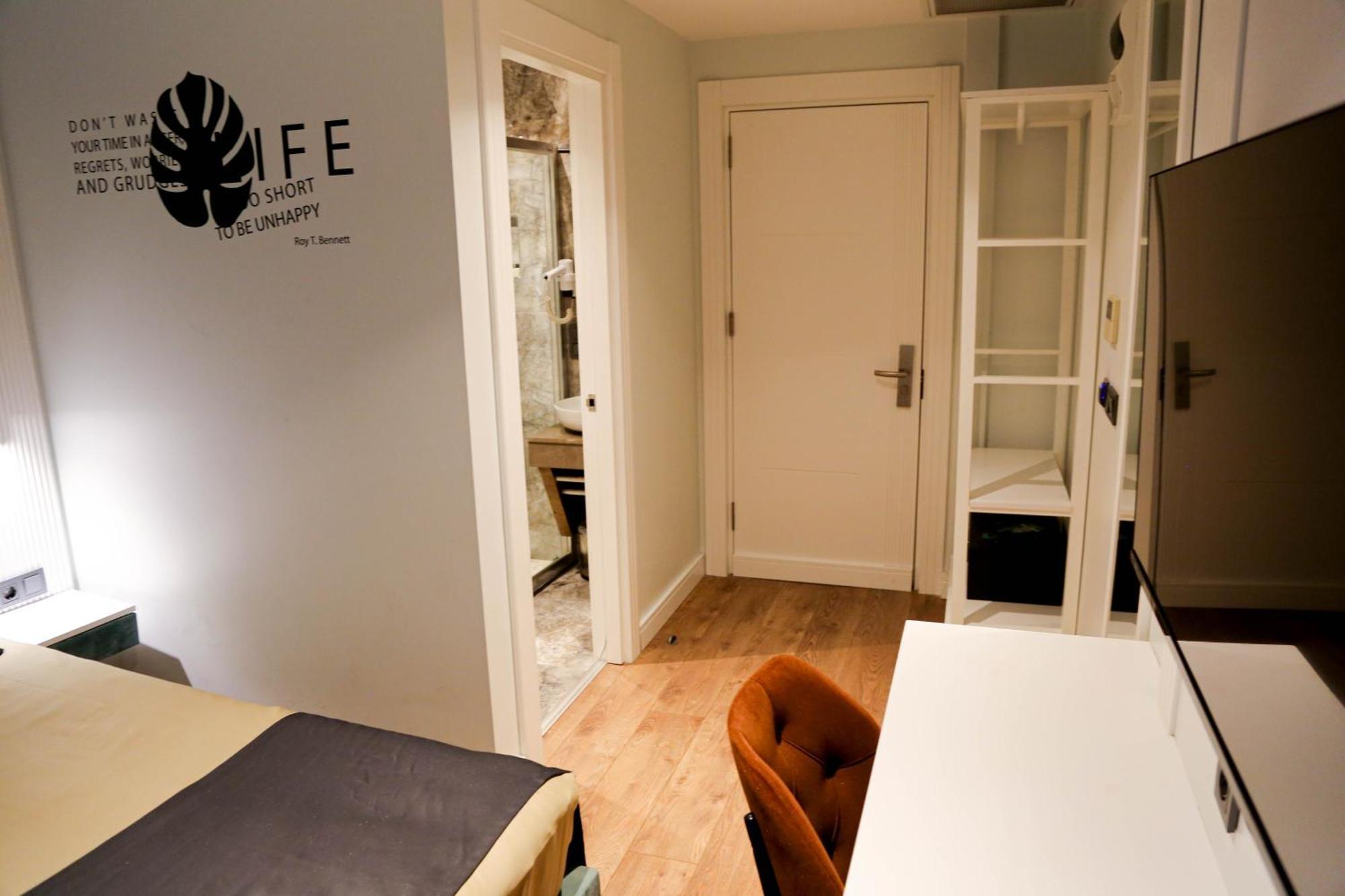 Axu Airport Hotel Arnavutkoy Εξωτερικό φωτογραφία Interior of a typical apartment
